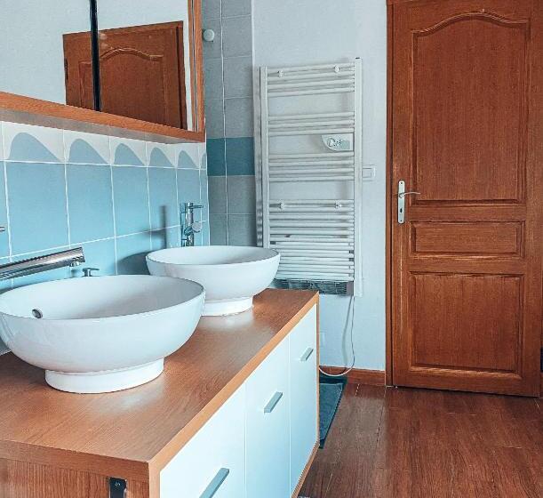 Номер Стандарт с Гидромассажем, La Villa Saint Val