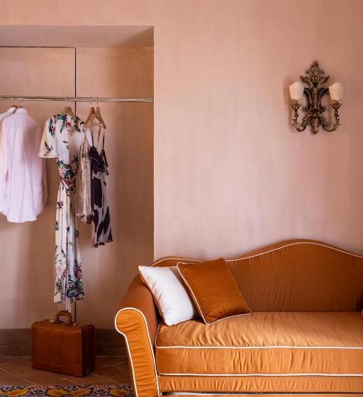 سوئیت با تخت بزرگ, Villa De Cillis Carafa