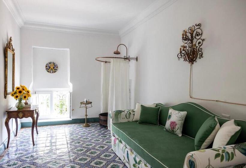 اتاق لوکس با چشم‌انداز, Villa De Cillis Carafa