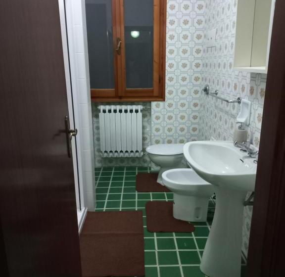 Quarto Estandar Banheiro Compartilhado, Appartamento Degli Dei