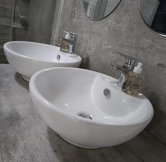 家庭间, Eyezulu Guesthouse