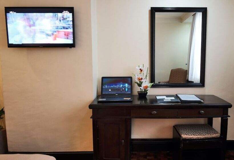 Quarto Deluxe Individual, Fersal Hotel Malakas, Quezon City
