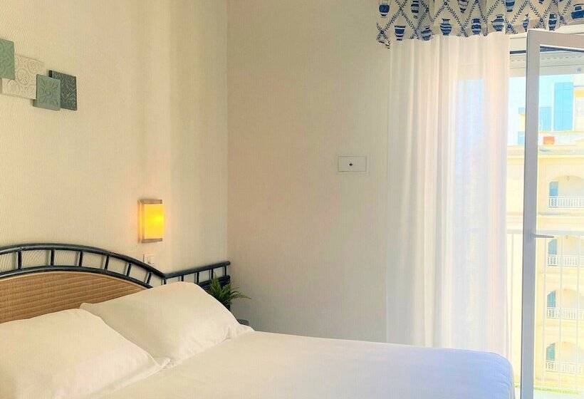 اتاق استاندارد, Luxor Cattolica Beach