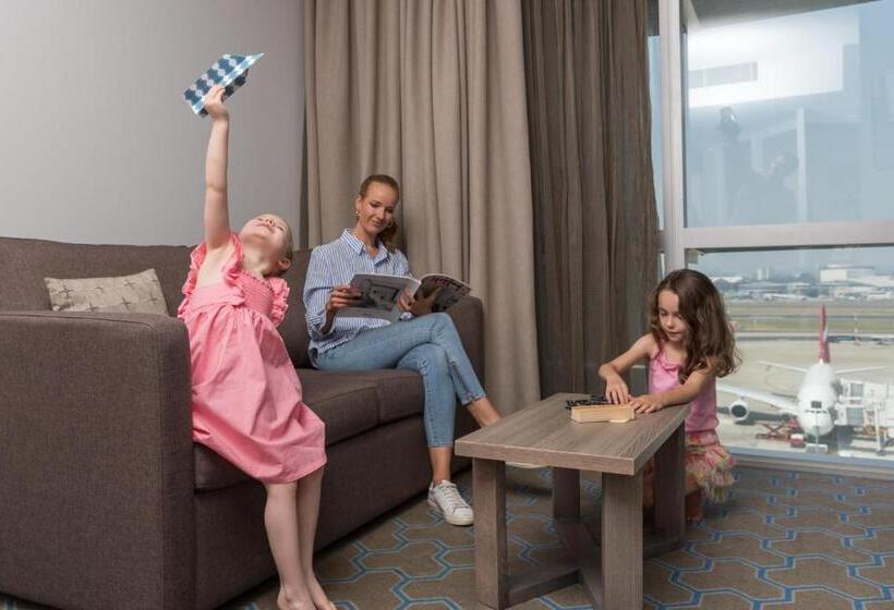 Номер Deluxe Кровать Кинг с Видом, Rydges Sydney Airport
