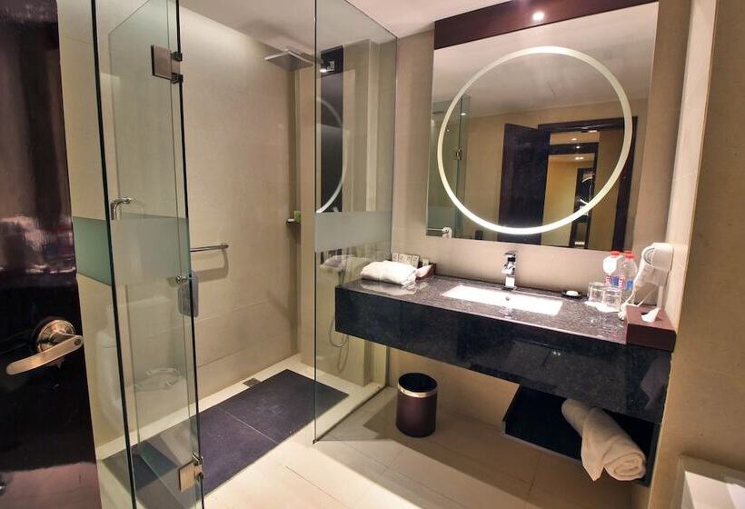 Номер Deluxe, Swiss Belhotel Harbour Bay