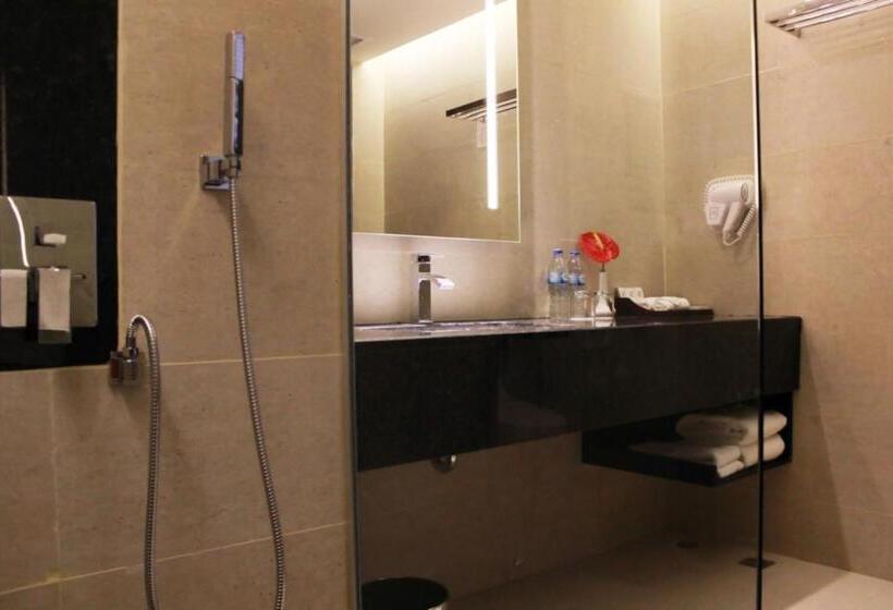 Номер Superior Кровать Кинг, Swiss Belhotel Harbour Bay