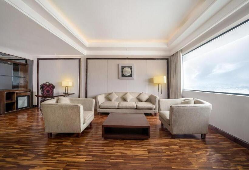 Полулюкс, Swiss Belhotel Harbour Bay