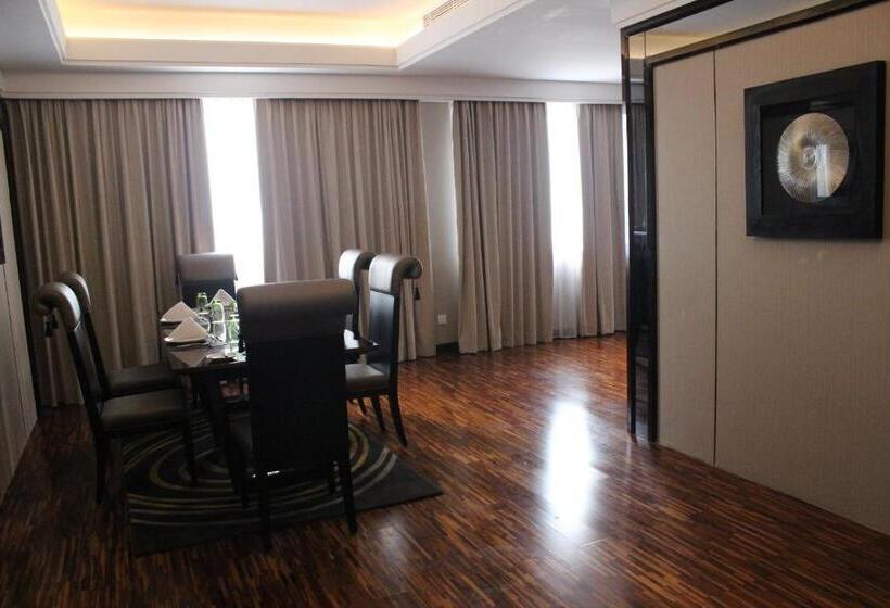Президентский Люкс, Swiss Belhotel Harbour Bay