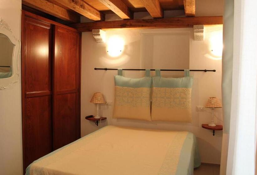 ベーシックルーム, B&b Piazza Di L Ara
