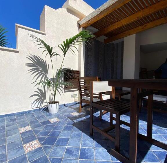 غرفة كومفورت ثلاثية, Atrium