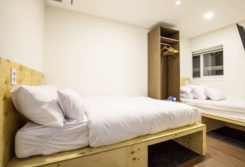 スタンダードトリプルルーム, Seoulite Inn Myeongdong Formerly   Step Inn Myeongdong 2
