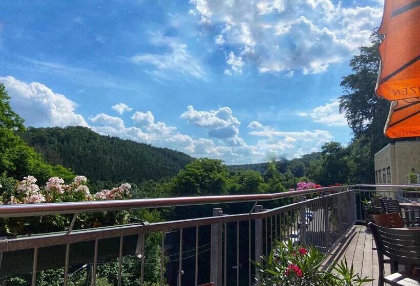 Номер Стандарт с Балконом, Das Muldenschlösschen   Gästehaus & Restaurant