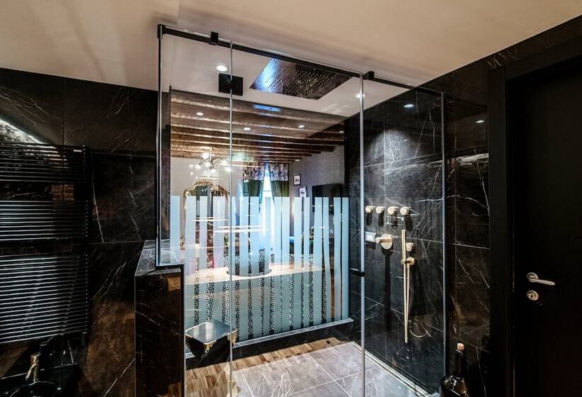 سوییت لوکس, Vitrum   Como Luxury Suites