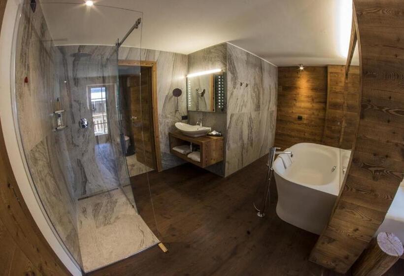 سوییت جونیور, Bivio Hotel Plaza