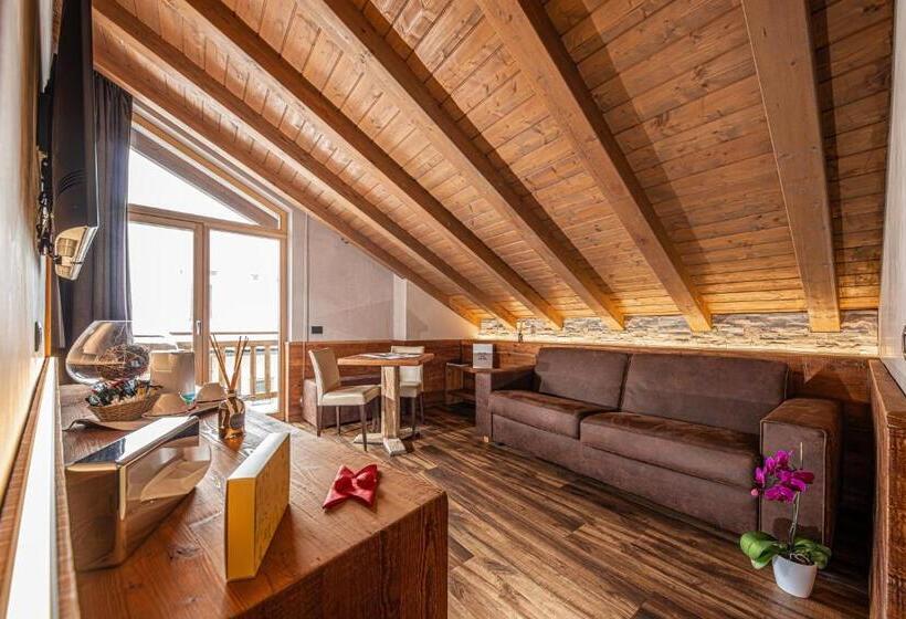 سوییت لوکس, Bivio Hotel Plaza