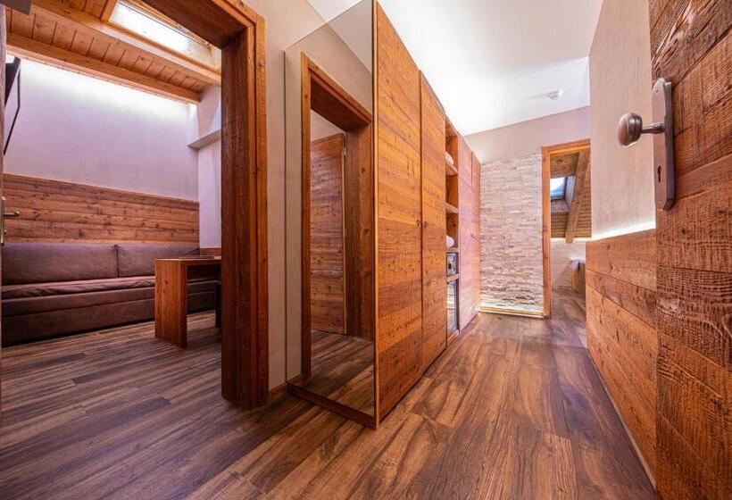 سوئیت جونیور خانوادگی, Bivio Hotel Plaza