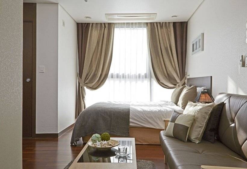 デラックスルーム, Brown Suites Residence