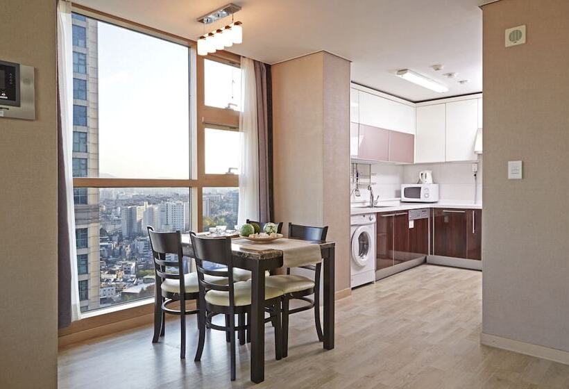 ペントハウスルーム, Brown Suites Residence