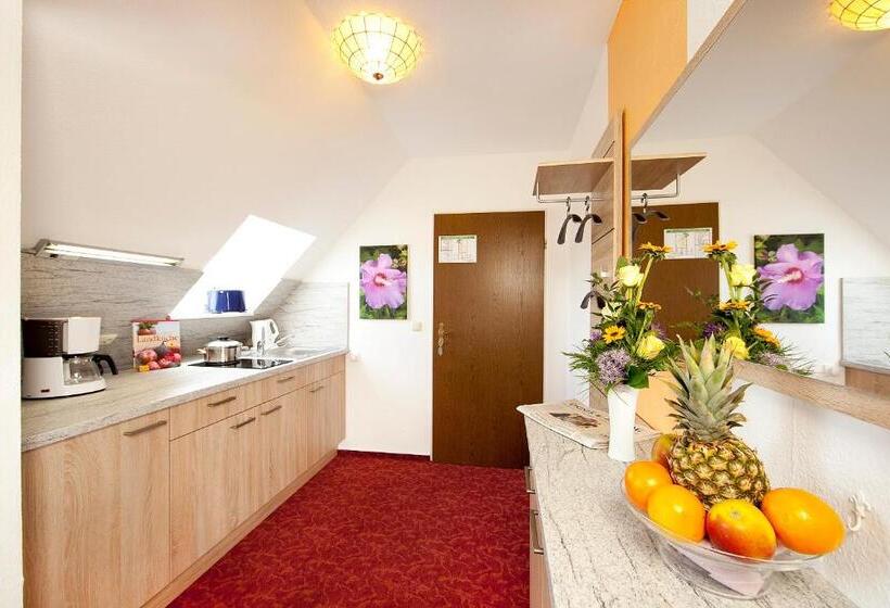 Семейные Апартаменты, Ferienhotel Bernstein