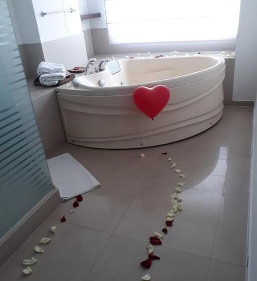 Люкс Кровать Кинг, Aw Hotel Chipichape Urban