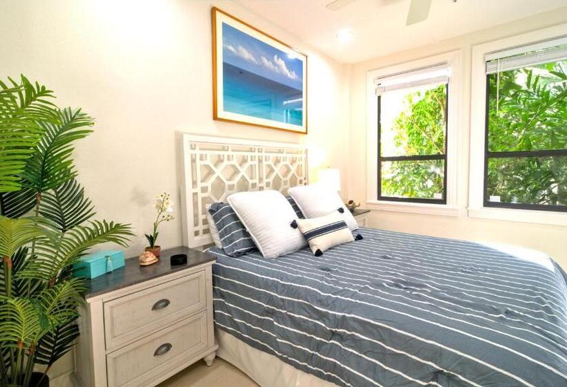침실 1개 풀장 전망 아파트, Tropical Beach Condo   Pool, Shops, 86 Tv, Wifi