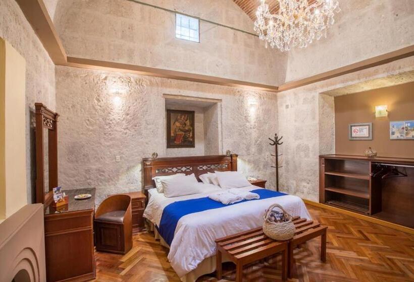סוויטה, Casona Solar