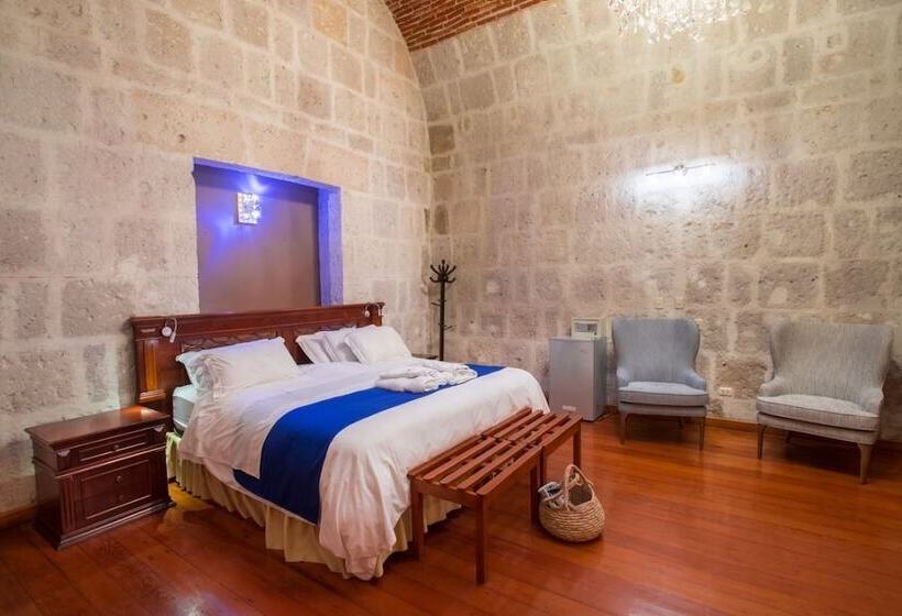 סוויטה, Casona Solar