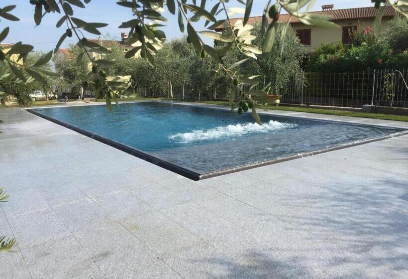 اتاق استاندارد, La Pergola