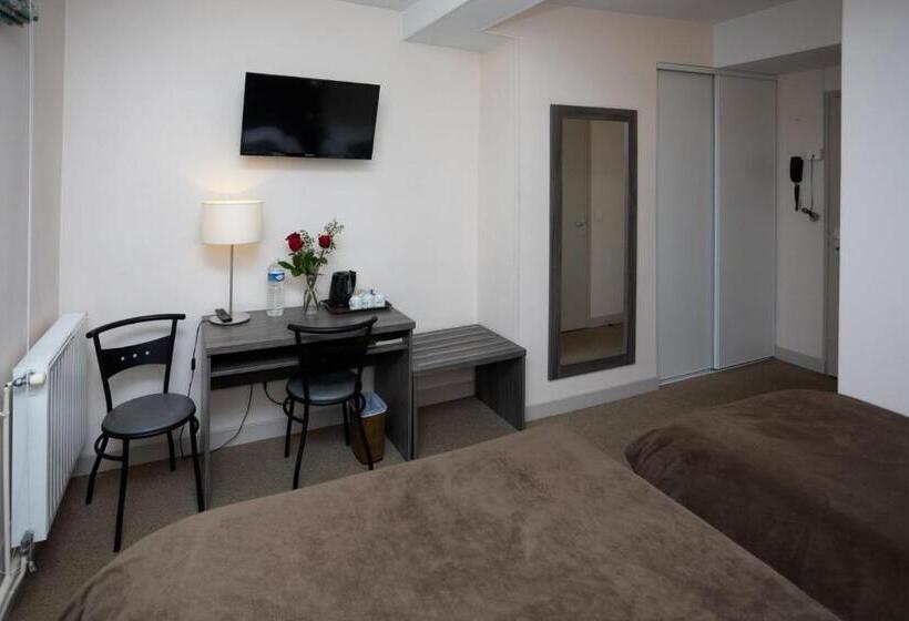 Номер Стандарт Трехместный, Logis Hôtel Le Carnot