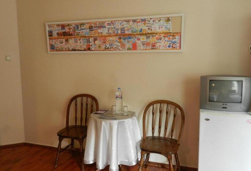 ファミリールーム, Guest House   Grandma S House