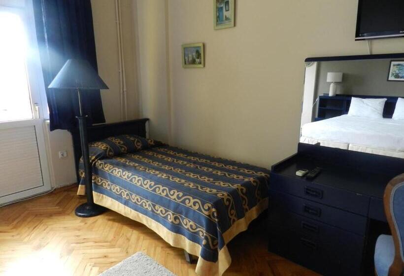 ファミリールーム, Guest House   Grandma S House