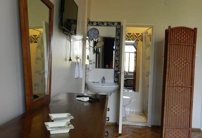 ファミリールーム, Guest House   Grandma S House
