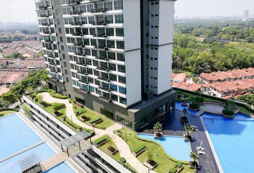 스탠다드 스튜디오 풀장 전망, Molek Regency Taman Molek