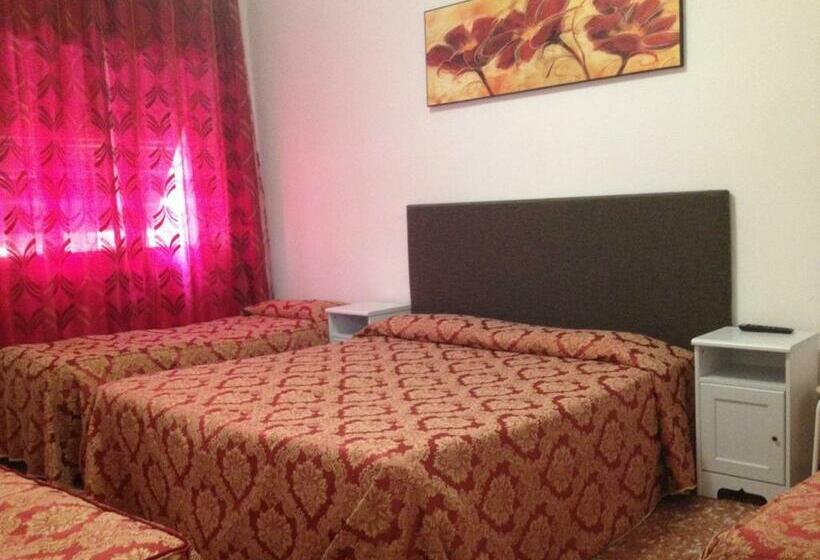 اتاق استاندارد سه نفره, Tiburtina Guesthouse