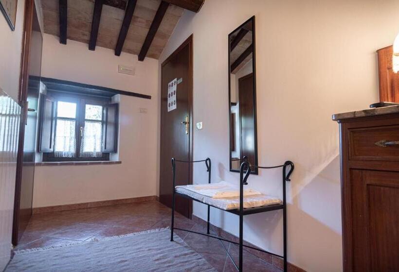 스탠다드 트리플 룸, Agriturismo Sasso Rosso