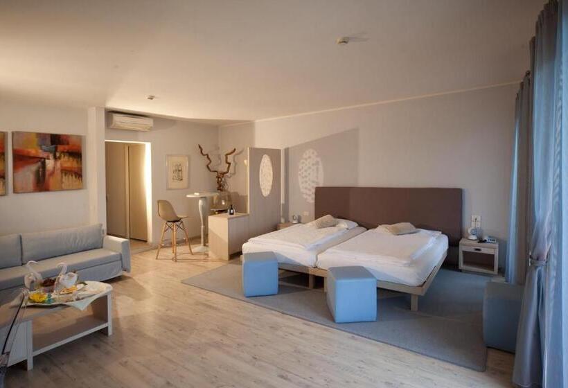 سوییت جونیور با بالکن, Club Hotel Olivi   Tennis Center