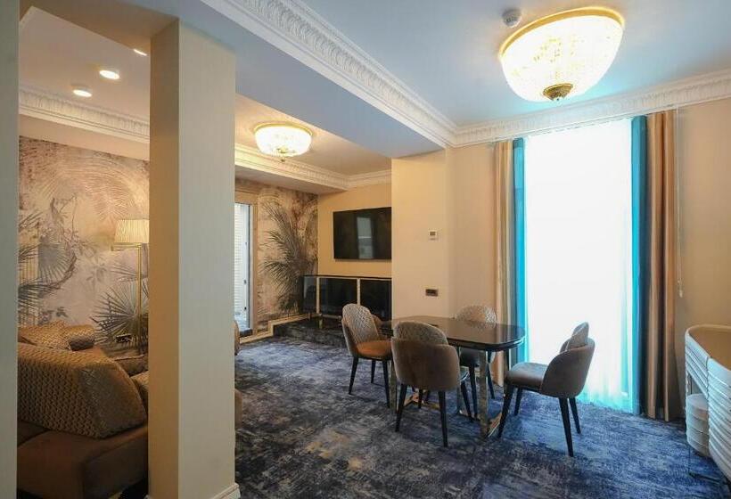 سوییت لوکس, W Regal Boutique Hotel&spa