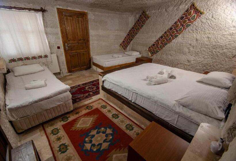 Семейный Номер, Seven Rock Cave