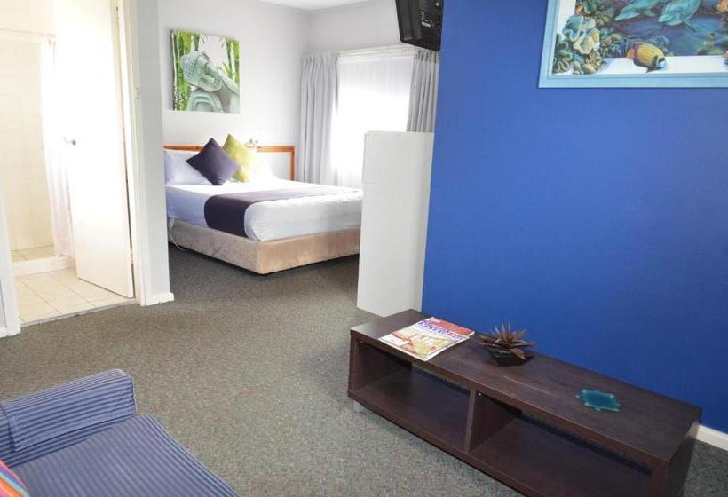 带特大床的豪华房间, Orana Windmill Motel