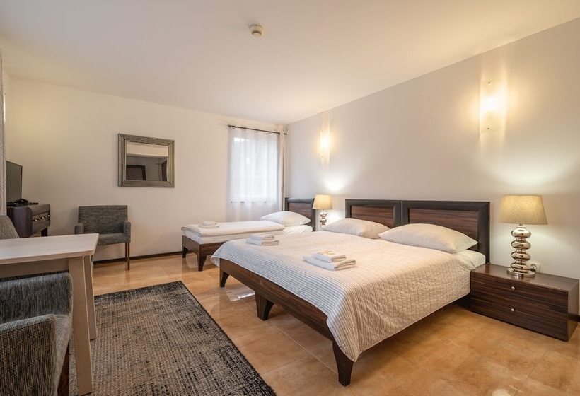Номер Стандарт Трехместный, Villa Tilia