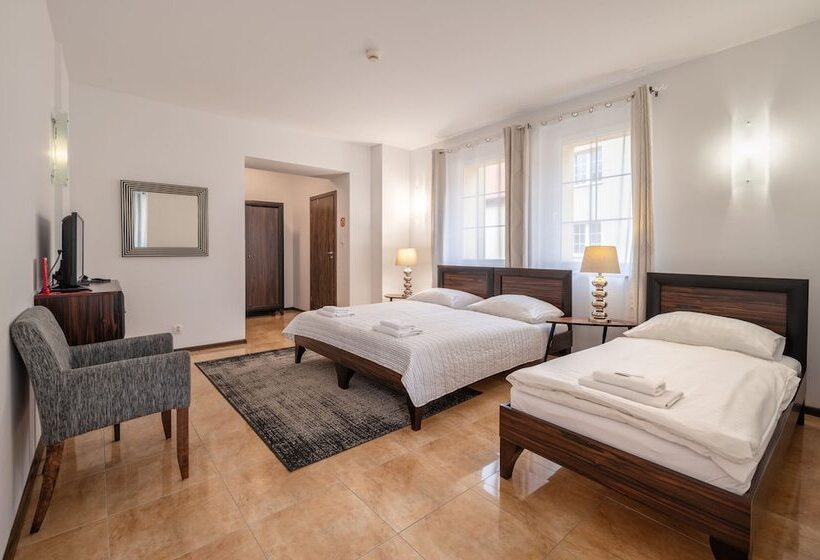 Номер Стандарт Трехместный, Villa Tilia