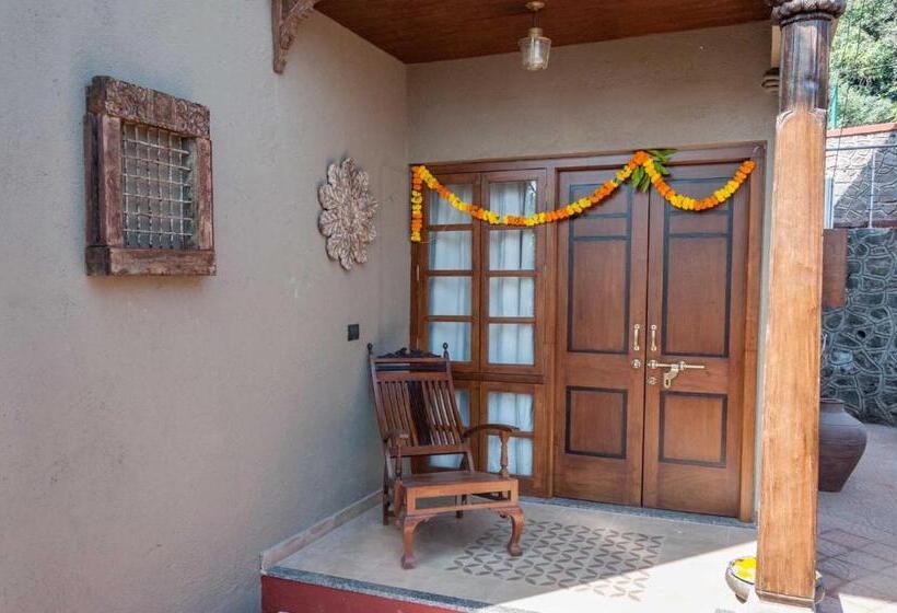 Номер Стандарт Вид на Сад, Advait Resort,  Kshetra Mahabaleshwar