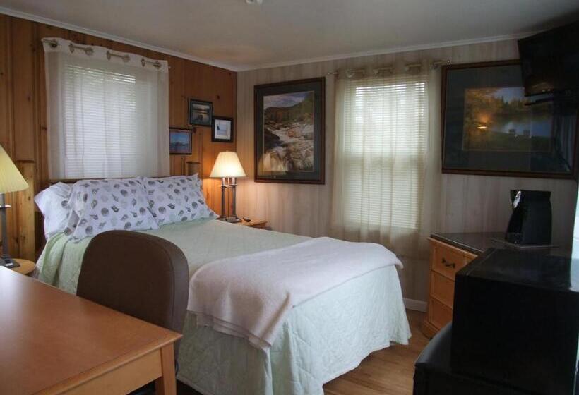 Номер Стандарт Вид на Озеро, Hills Motel & Marina