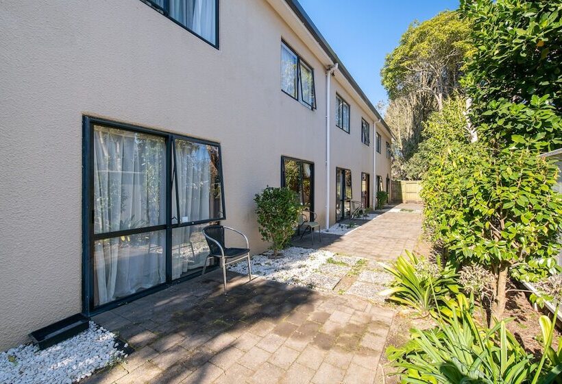 إستوديو قياسى, Auckland Newmarket Motel