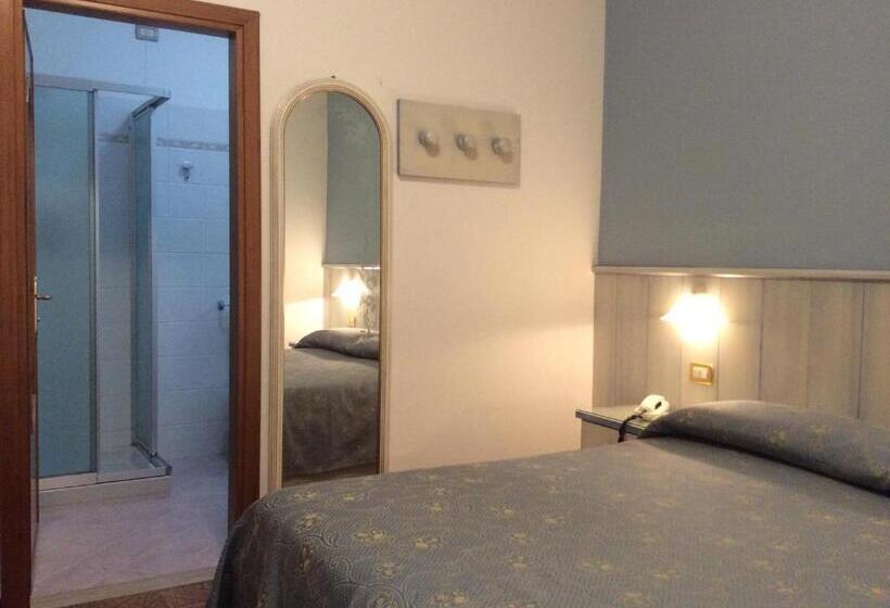 バルコニー付きスタンダードトリプルルーム, Albergo Ristorante Scanapà