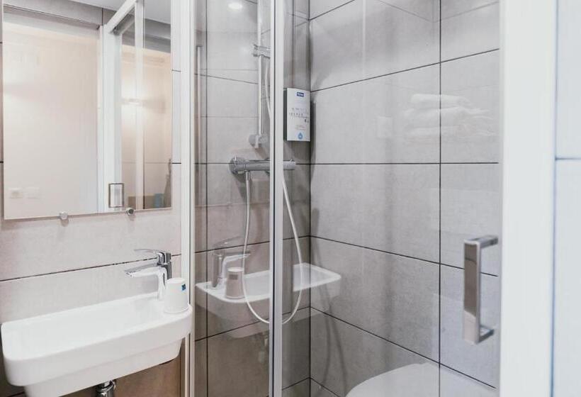 Семейный Номер, Kyriad Direct Bordeaux Est Lormont