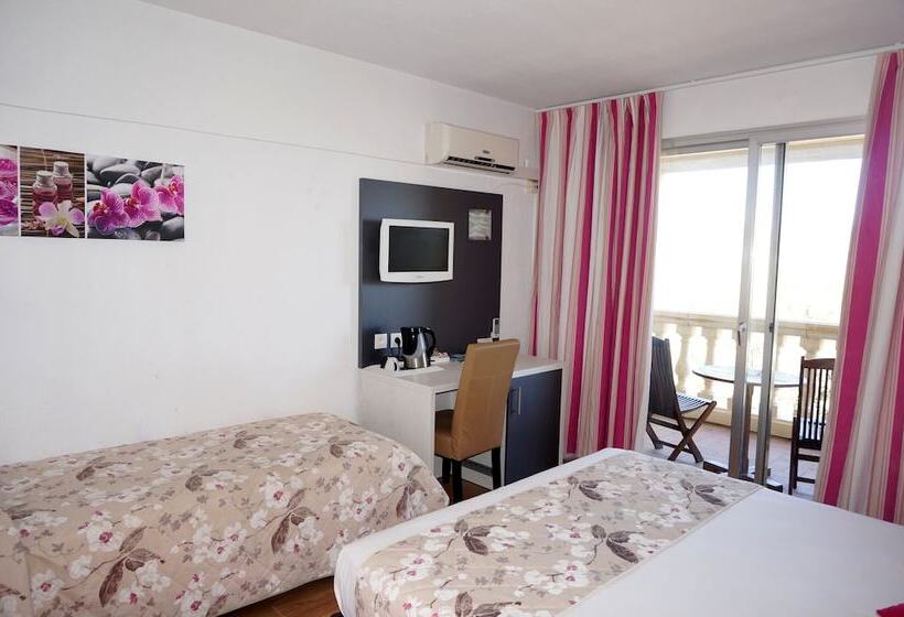Номер Стандарт Трехместный, Logis Hotel Le Col De L Ange