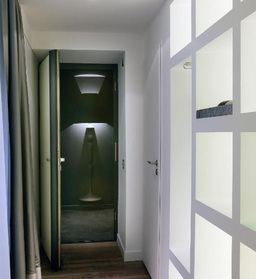 Люкс Повышенной Комфортности, Petit Hôtel Confidentiel