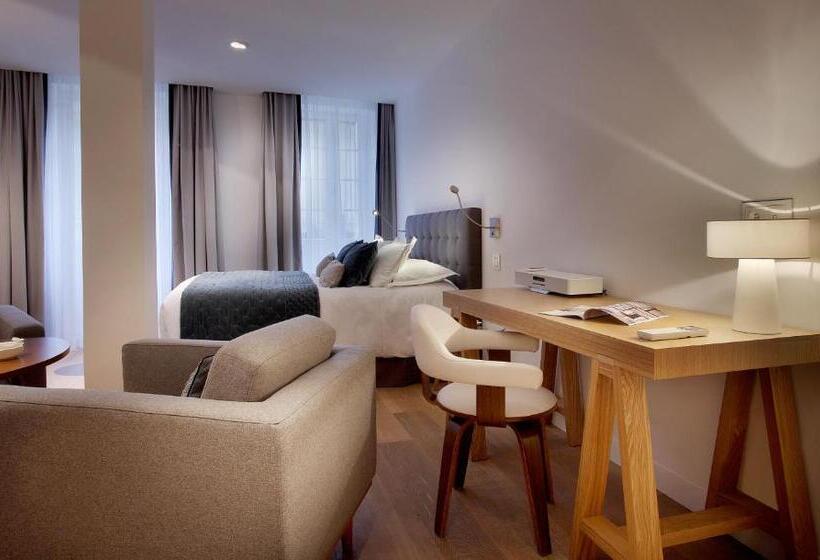 Полулюкс с Балконом, Petit Hôtel Confidentiel