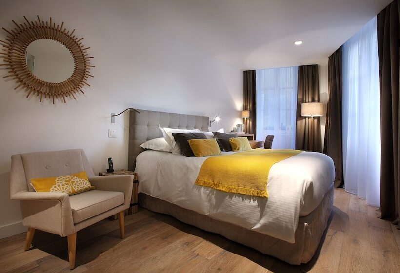 Номер Клуб, Petit Hôtel Confidentiel